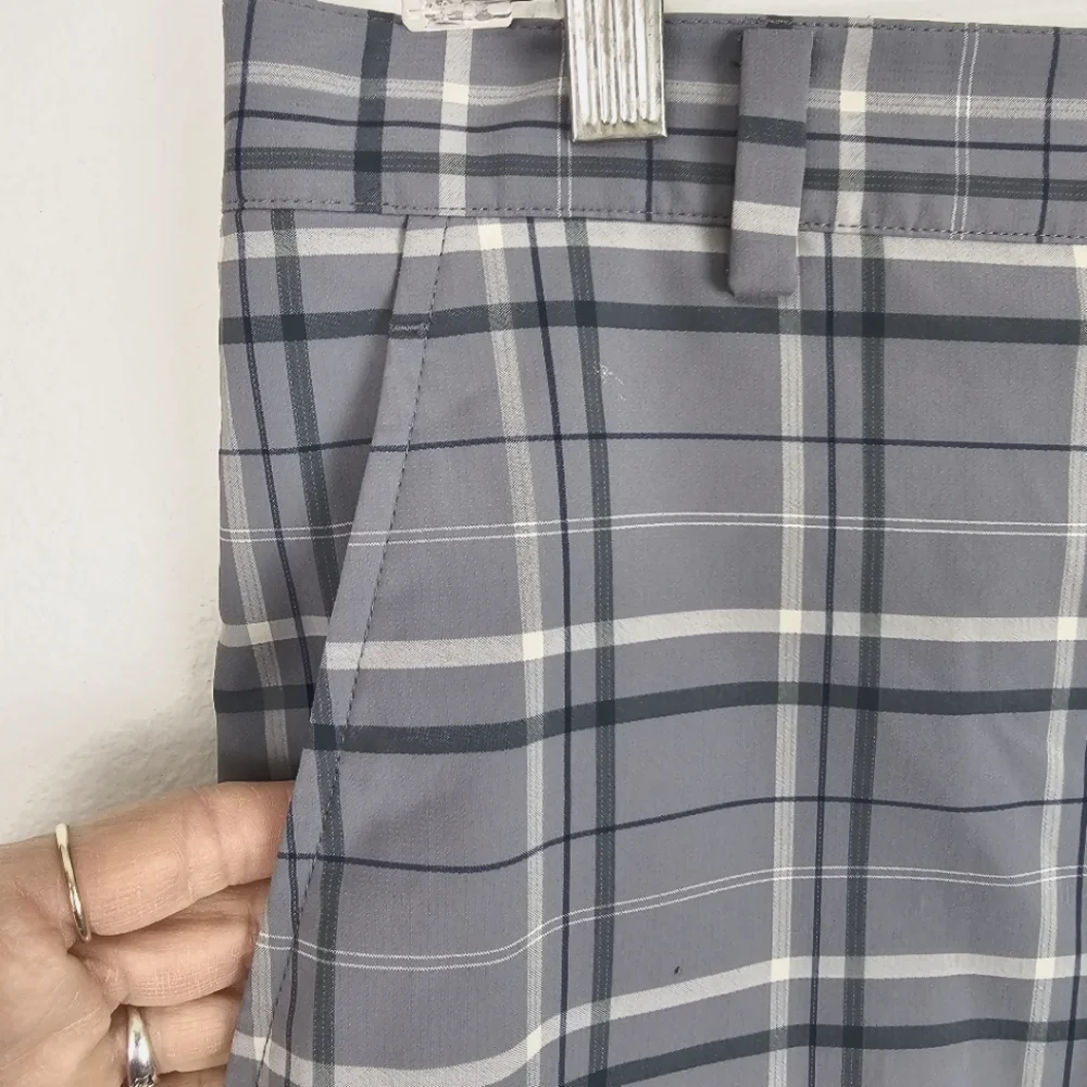 Nike Mens Shorts Gray Navy Plaid  Zip Front Sz 32 Activewear Golf Athleisure
